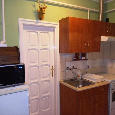 Szivarvany Apartman Gyula Exterior photo